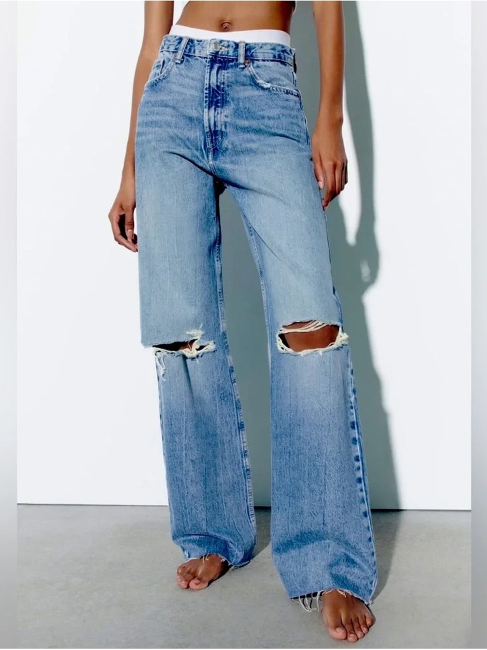 Zara TRF High Waist Wide Leg Distressed Jeans Raw Hem Light Wash US 6 EUC
